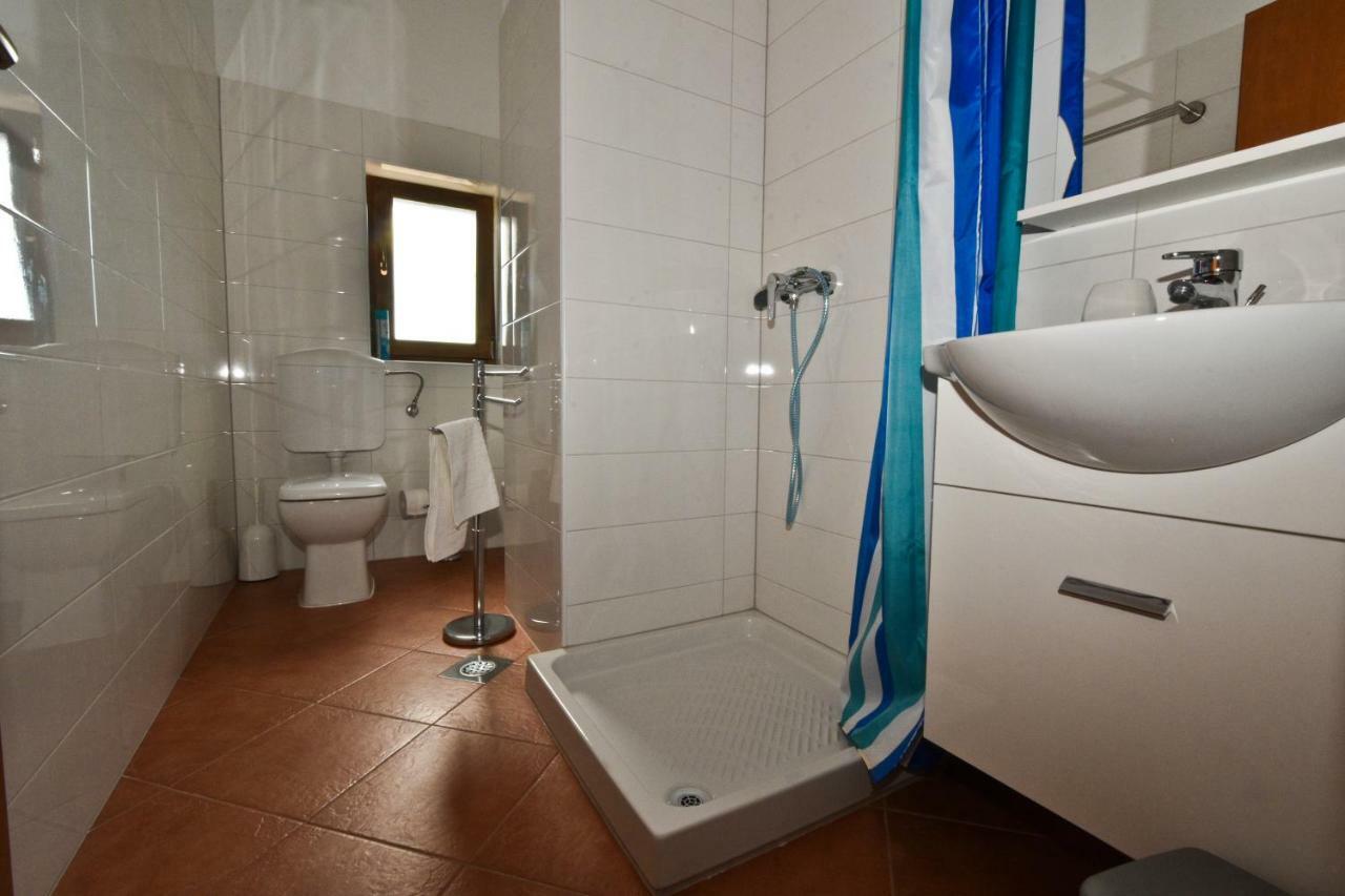Rooms Agroturizam Romano Бує Екстер'єр фото