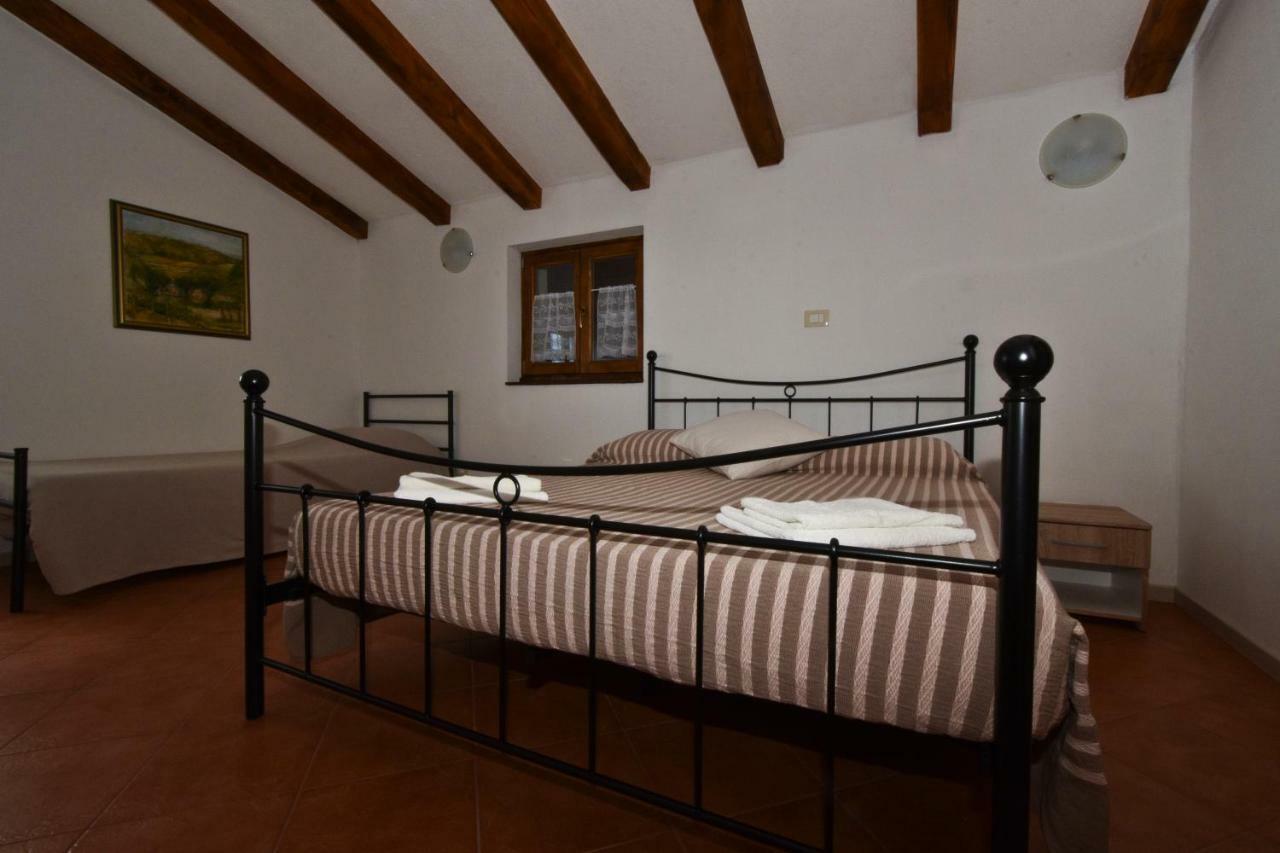 Rooms Agroturizam Romano Бує Екстер'єр фото