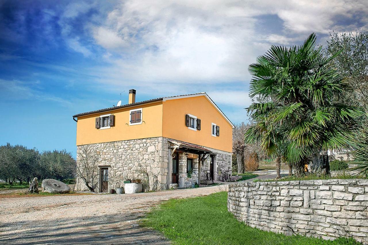 Rooms Agroturizam Romano Бує Екстер'єр фото